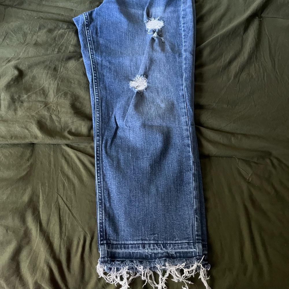 Maurices size 18 boyfriend relax fit. Rips and holes. Never worn
